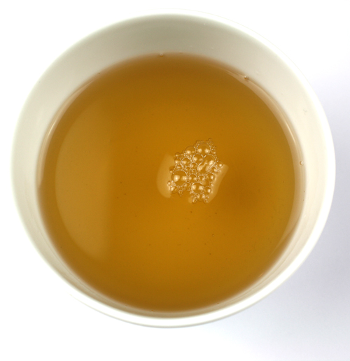 XuePian Snowflake Oolong dry tea liquor